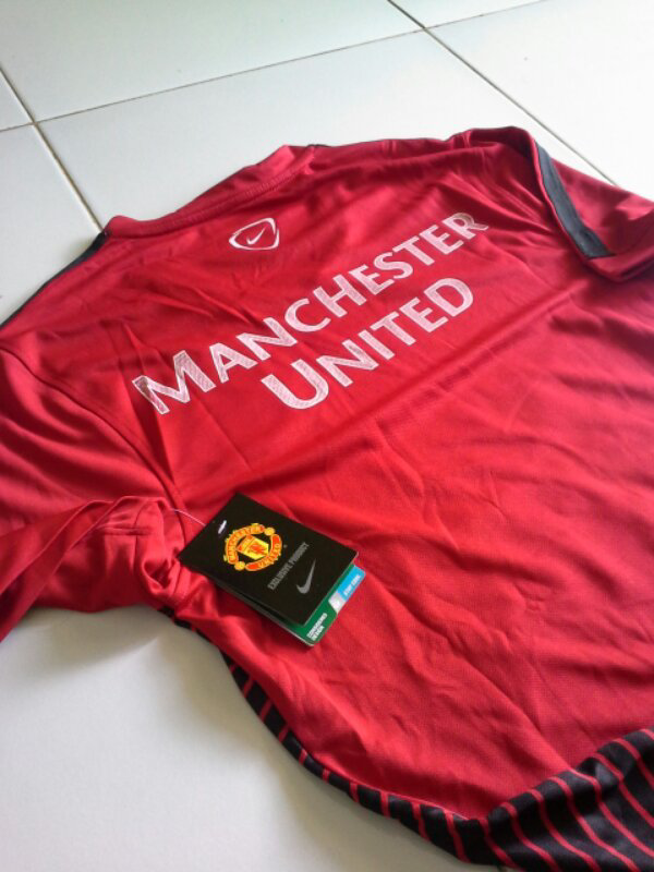 jersey manchester united prematch 2014/2015
