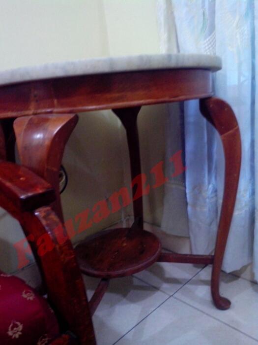 Meja Marmer Bundar Antik