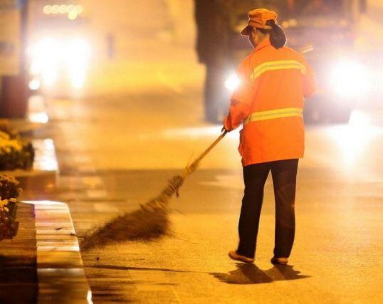 Pekerjaan yg di anggap remeh tapi sebenarnya sangat kita butuhkan