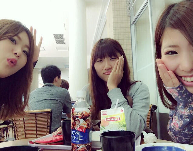 Ini Pose Selfie yang Sedang Menjadi Tren di Jepang