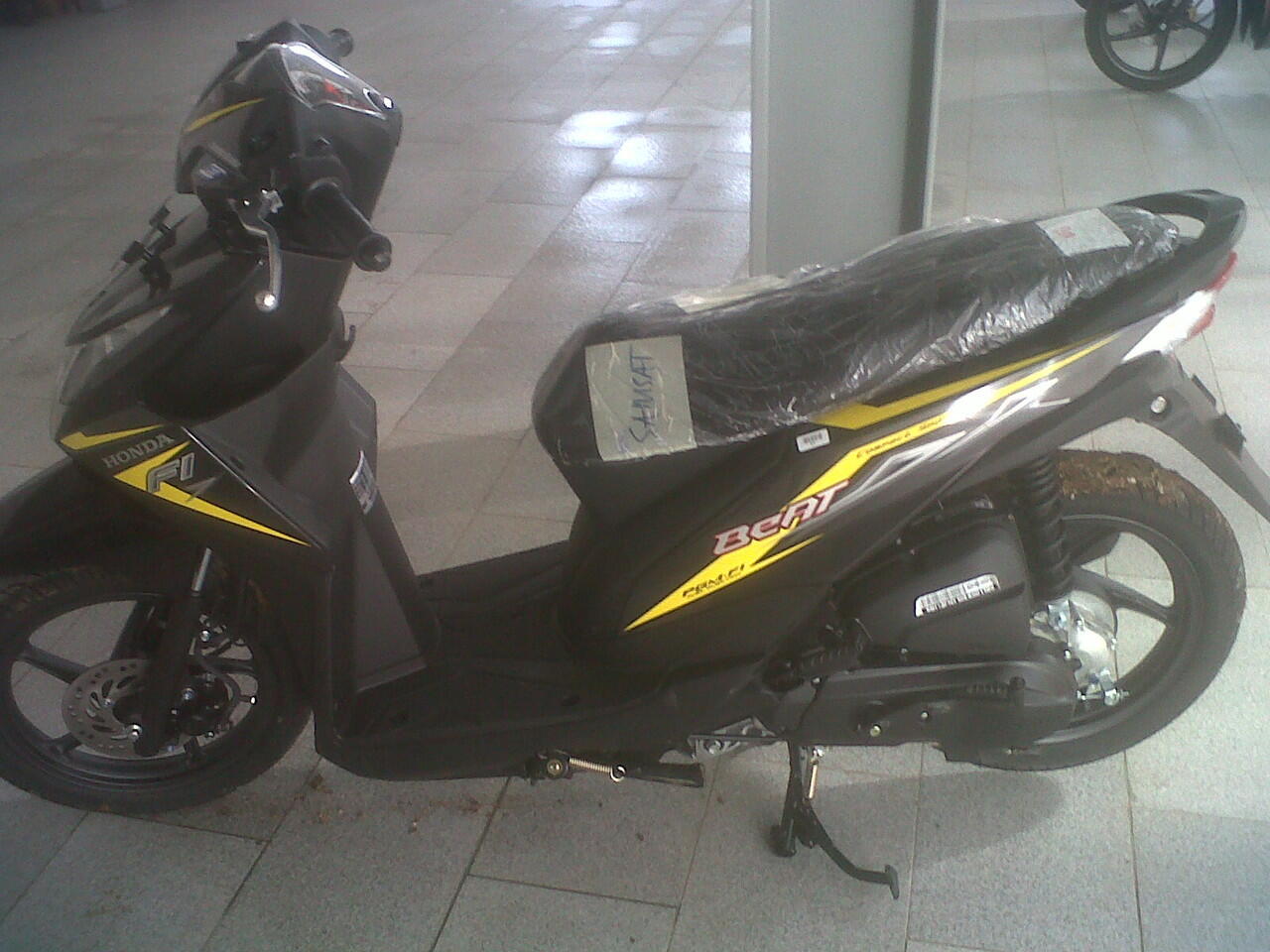 beat pgm fi cash dan kredit