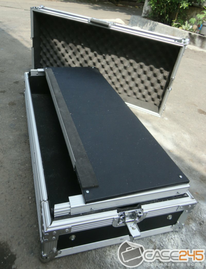 ++ case245 flightcase dj pioneer, traktor, etc ++