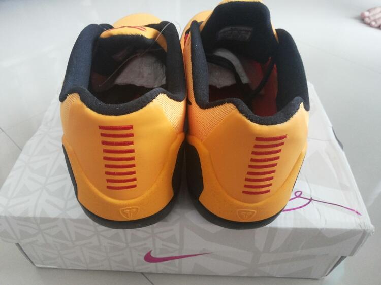 Terjual sepatu  basket  nike kobe 9 bruce lee replika  new 