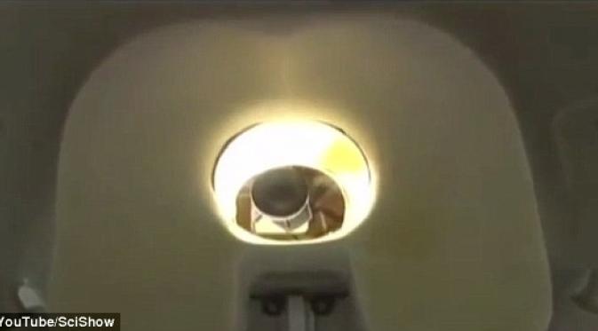 Mengintip Uniknya Bentuk Toilet di Luar Angkasa