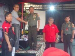 Panglima TNI Dukung Konser Iwan Fals...(Ditonton Empat Juta Orang...)