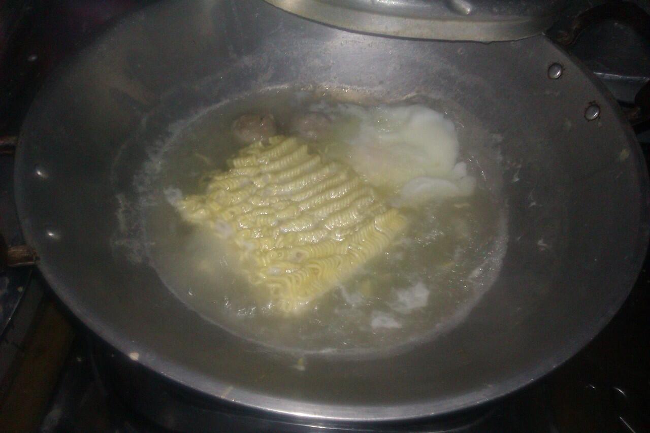 Masak mie seenak d warkop...