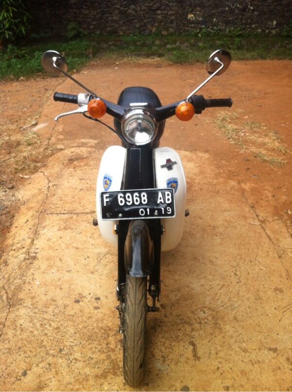 Honda C70 Hitam