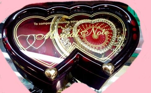 lOVE Music Box, Kotak musik