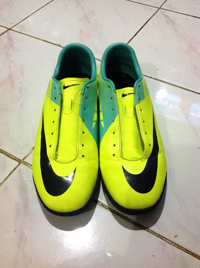 Nike Mercurial & Nike Elastico (Sepatu futsal)