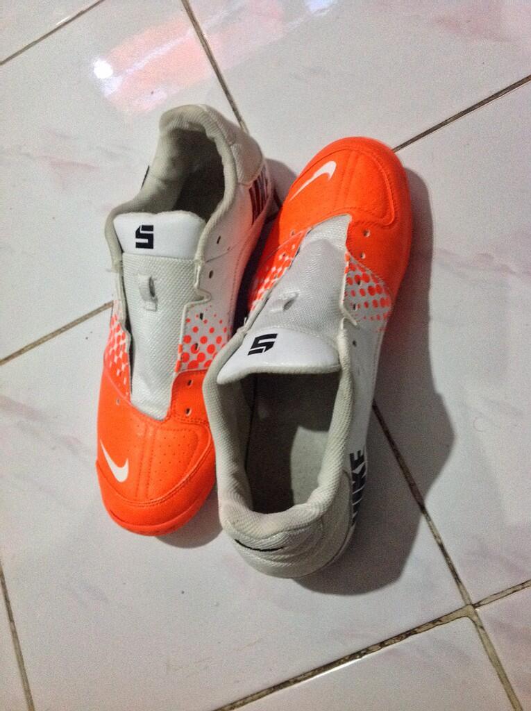 Nike Mercurial & Nike Elastico (Sepatu futsal)