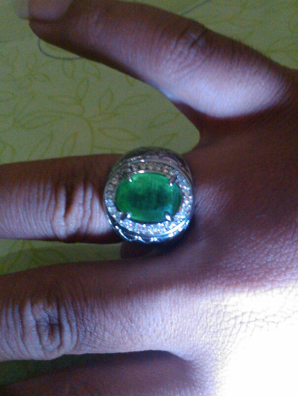 cincin batu jamrud siap dipakai...