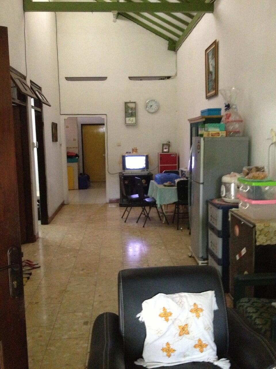 JUAL RUMAH TENGAH KOTA SOLO (NOTOSUMAN,GATOT SUBROTO)