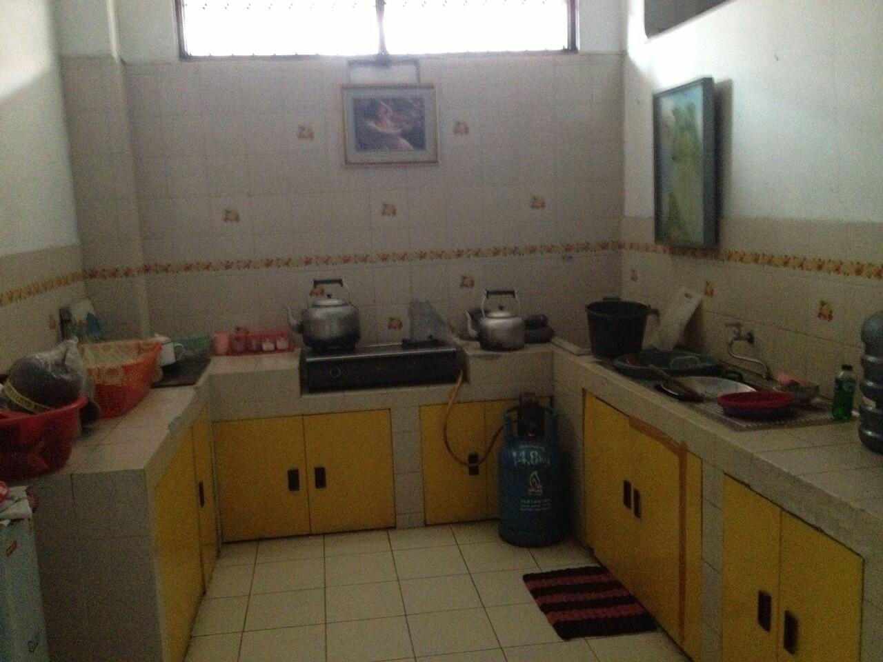 JUAL RUMAH TENGAH KOTA SOLO (NOTOSUMAN,GATOT SUBROTO)