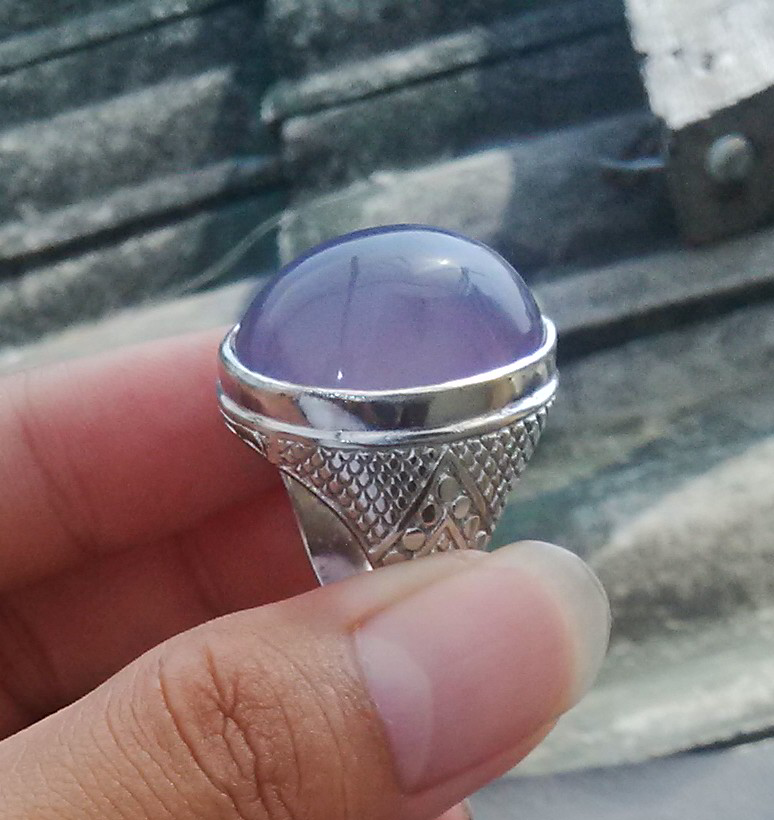 Dua buah Baturaja ada punggung kuranya