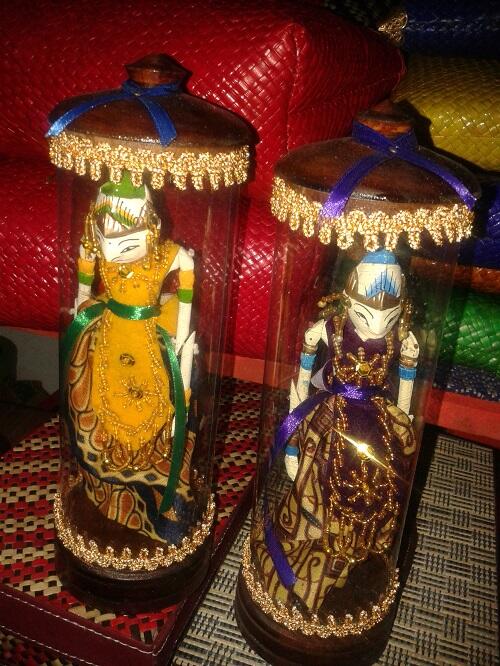 Miniatur wayang orang kerajinan rajapolah