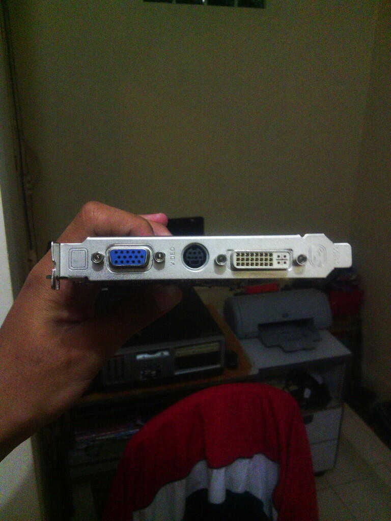 Jual cepat VGA SAPPHIRE Radeon X1600XT 256MB 128-bit GDDR3 BANDUNG