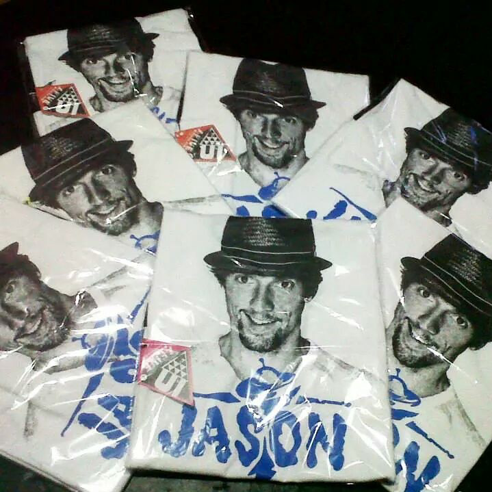 punya design untuk jualan kaos?? -hubungi kami vendor sablon kaos manual,,