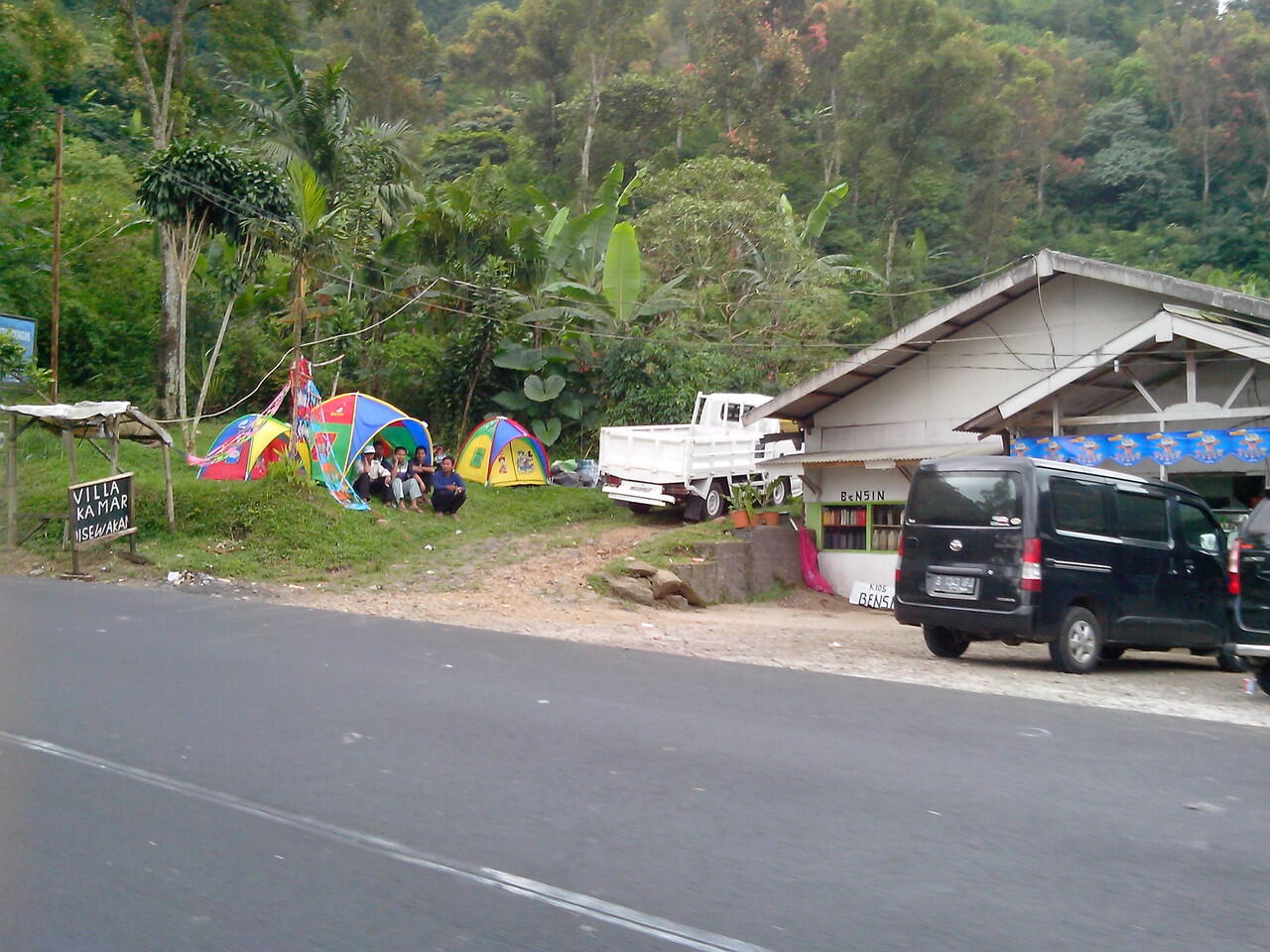 4 Hal Yang Bakal Kamu Temui Di Jalan Raya Puncak