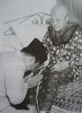 Bung Karno Jokowi SBY Prabowo Soeharto Bimbim DIPELUK MALAIKAT {poto}