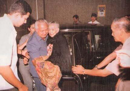 Bung Karno Jokowi SBY Prabowo Soeharto Bimbim DIPELUK MALAIKAT {poto}