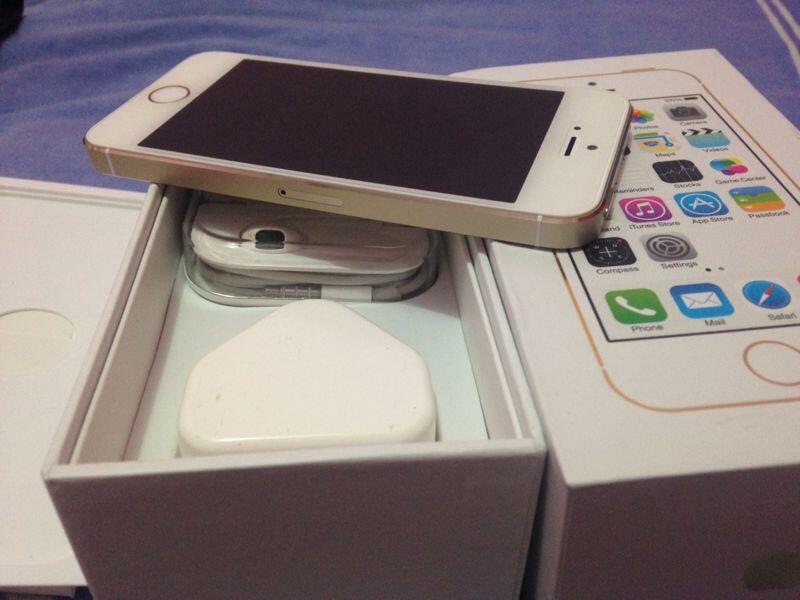 Terjual iphone 5s 32gb gold, grey dan silver kelengkapan 