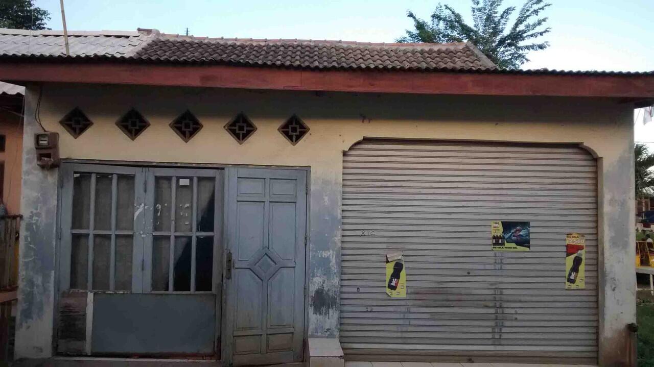 Rumah cocok untuk usaha di Perumahan Taman Raya Cikarang