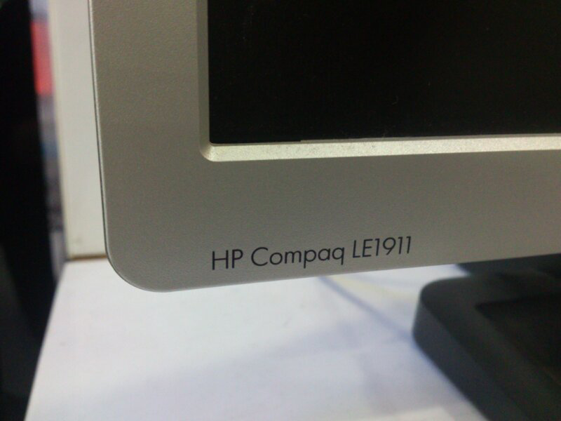 Set Komputer core2duo murmer gan (Monitor + CPU)