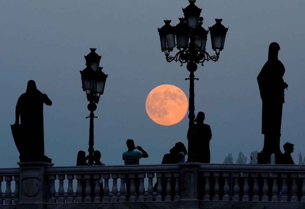 Indahnya &quot; Supermoon 10 Agustus 2014 &quot;, dilihat dari berbagai belahan Dunia