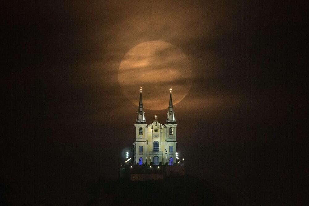 Indahnya &quot; Supermoon 10 Agustus 2014 &quot;, dilihat dari berbagai belahan Dunia