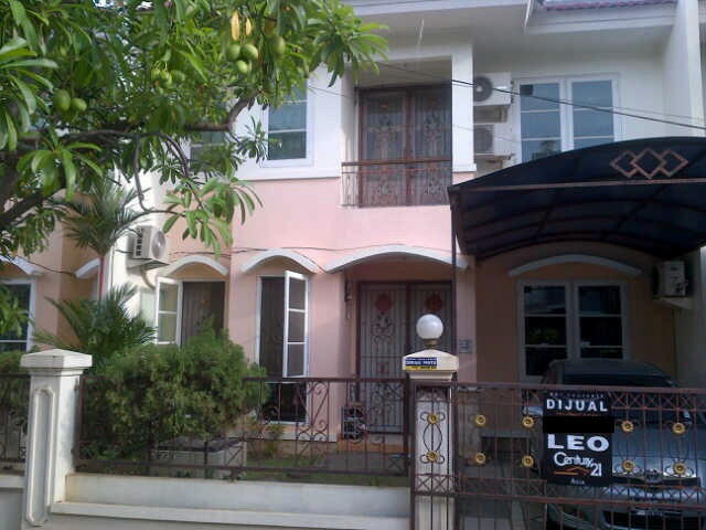 Rumah Semi Furnished Di Perumahan Gading Arcadia
