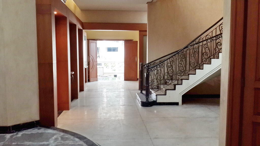 Rumah Kondisi Bangunan Baru Dan Terawat Di Green Garden
