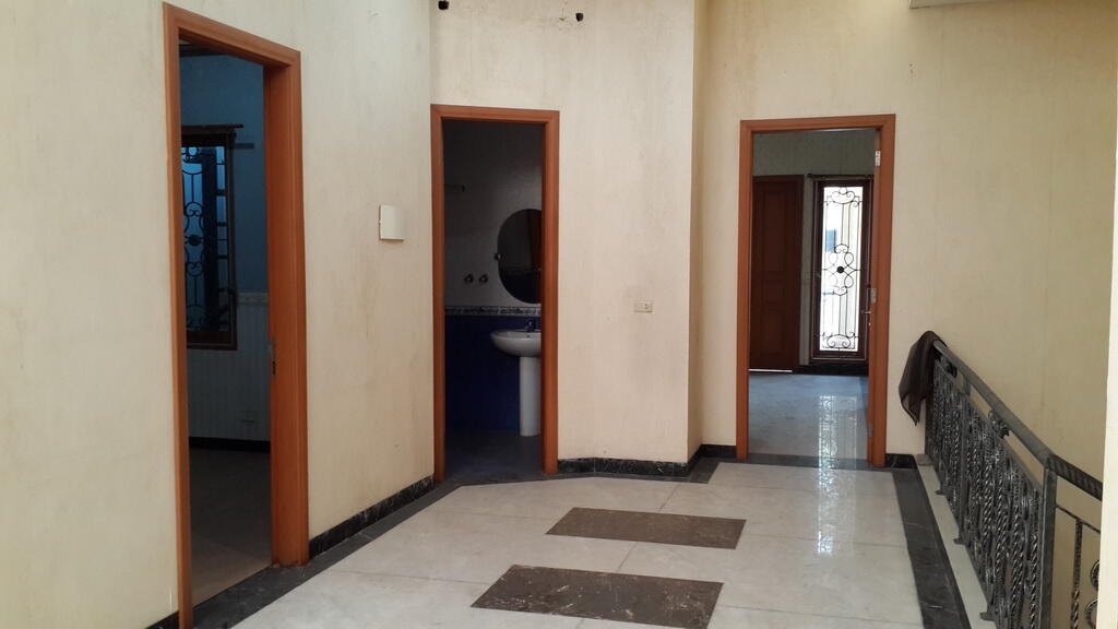 Rumah Kondisi Bangunan Baru Dan Terawat Di Green Garden