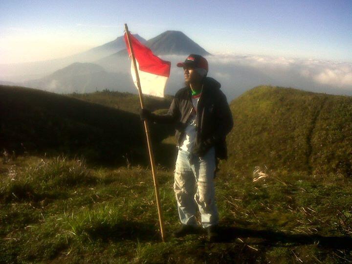 gak 17an digunung ah,,karena apa ayo?antara patriotisme dan kerusakan alam