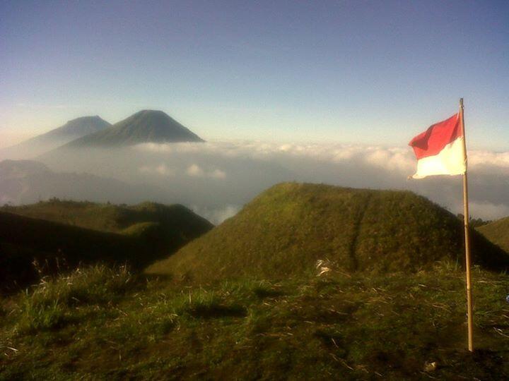gak 17an digunung ah,,karena apa ayo?antara patriotisme dan kerusakan alam