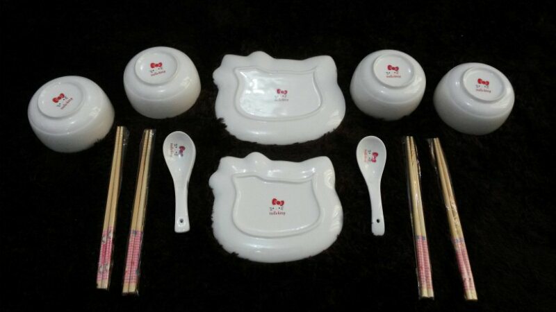 Di Jual SANRIO SET TABLEWARE HELLO KITTY