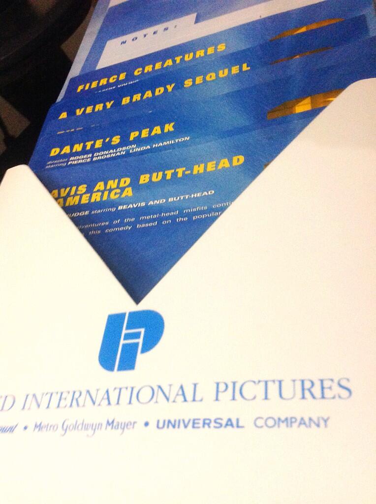Merchandise Film Asli Studio Hollywood