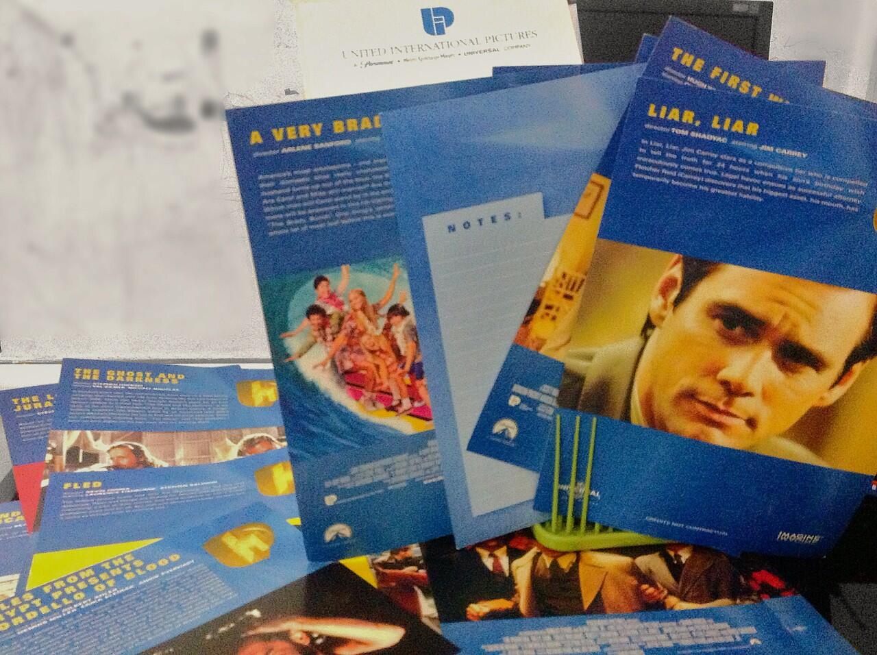Merchandise Film Asli Studio Hollywood