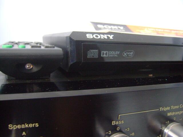 SONY DVP SR - 370 DVD PLAYER