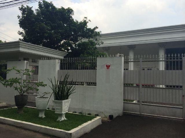 DIJUAL : Rumah Mewah Pinggir Jalan Raya Lokasi Jakarta Timur BEBAS BANJIR