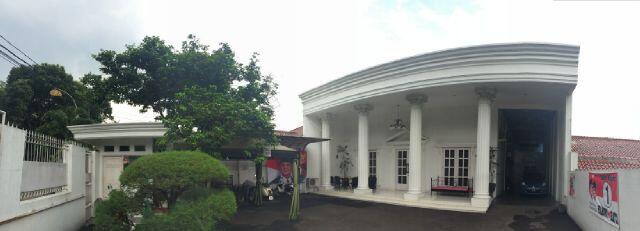 DIJUAL : Rumah Mewah Pinggir Jalan Raya Lokasi Jakarta Timur BEBAS BANJIR