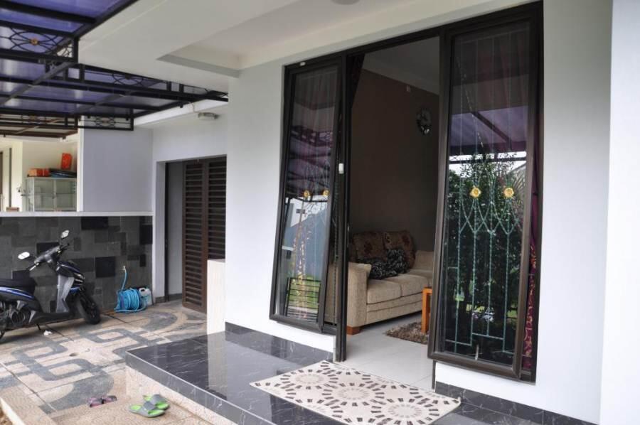 Cluster Lux Modern Full Furnish di Graha Raya Bintaro