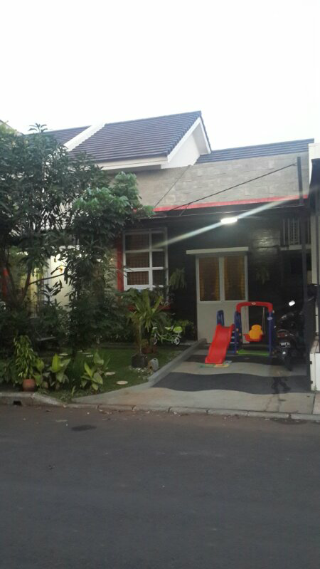 Jual Rumah cantik semi furnish di Grand Wisata Aquatic Garden