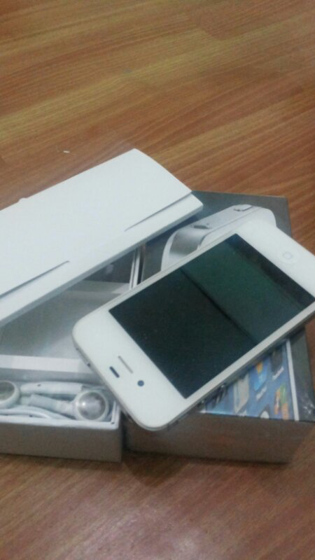 iphone 4 32gb cdma white bandung masih ada garansi