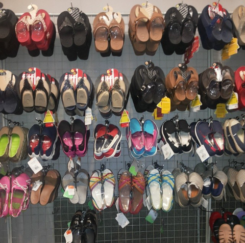 SALE SALE!! CROCS OROIGINAL,CROCS FOR MEN TERMURAH DAN TERLENGKAP..