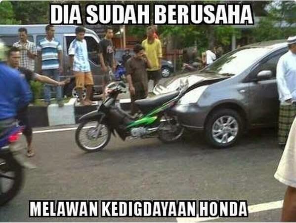 Livina vs Motor Supra siapa yg menang gan?