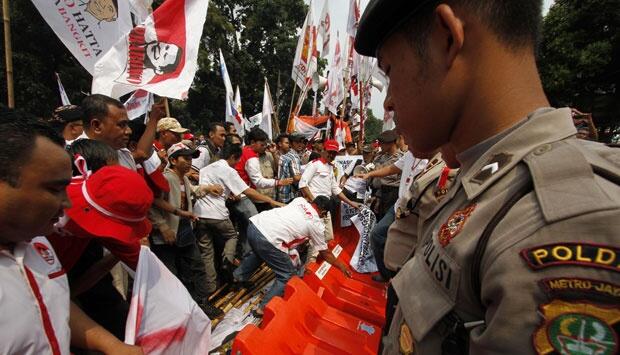Mengapa Pendukung Prabowo Berani Mengancam?