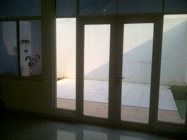 DI KONTRAKIN BU RUMAH RESIDEN ONE ALAMAT BLUE SAFIR 3 no.11 BSD TANGERANG