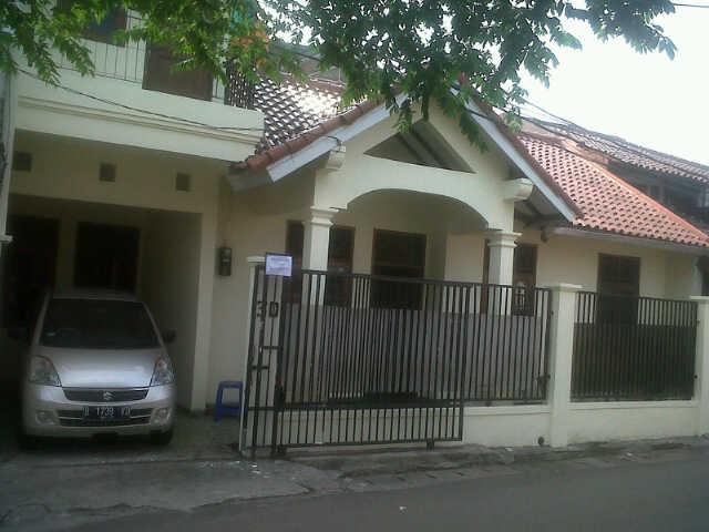 disewa rumah 2 lantai di tb simatupang, belakang telkomsel