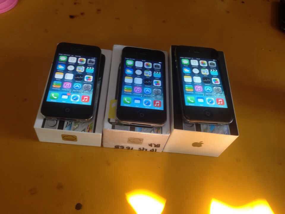 iphone 4 dan 4s 16gb black FU mulus surabaya gresik