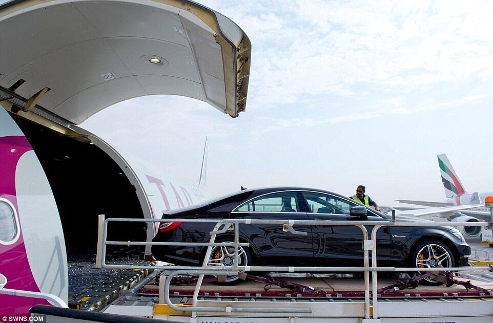 Cara 'Playboy' Arab Boyong Mobil Mewah ke London